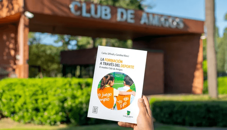 Club de Amigos presentó un libro sobre la formación a través del deporte